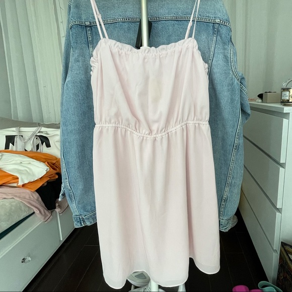 Sunday Best Blixen Dress - Picture 2 of 9